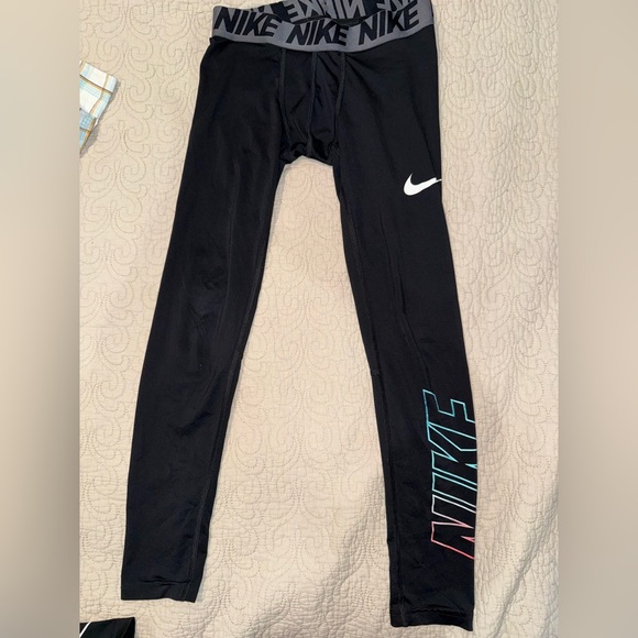 Bundle Nike Black‎ Performance Set with Logo Accents - Picture 5 of 6